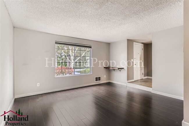 Building Photo - 3 bedroom home in a great location of Beav...