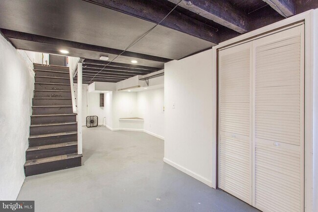 Building Photo - 1229 S 24th St
