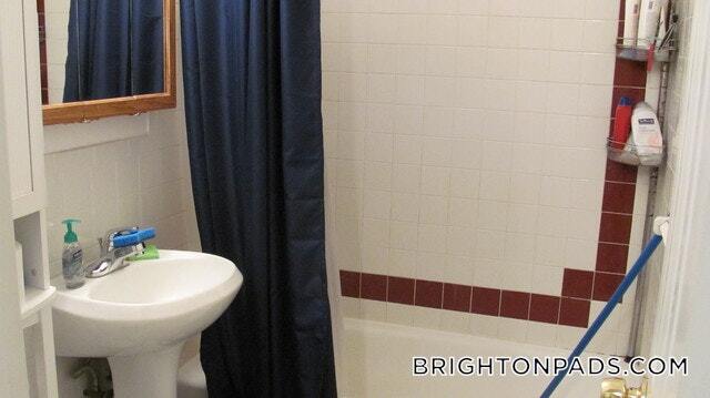 Building Photo - 17 Cummings Rd