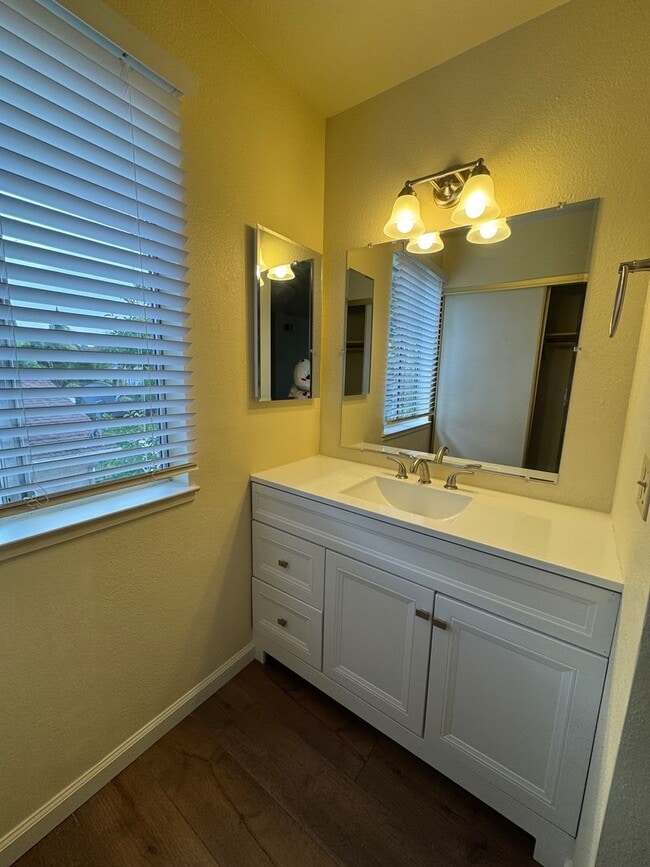 Building Photo - Coming Soon - Beautifully remodeled 5 bed/ 2.5 bath with huge backyard