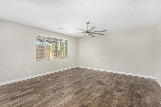 Building Photo - Southern Highlands Home with Loft & Patio!