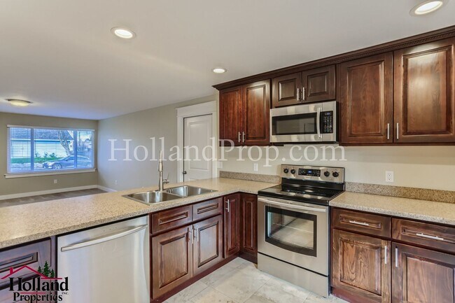 Building Photo - Beautifully 2 bedroom 1 bath single level home in Beaverton