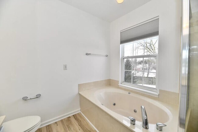 Building Photo - 11888 Esty Way