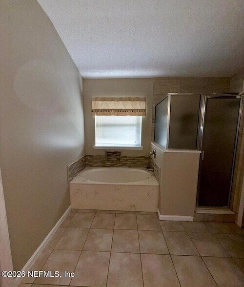 Building Photo - 6340 Lake Plantation Dr