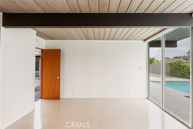 Building Photo - 5112 E Valencia Dr