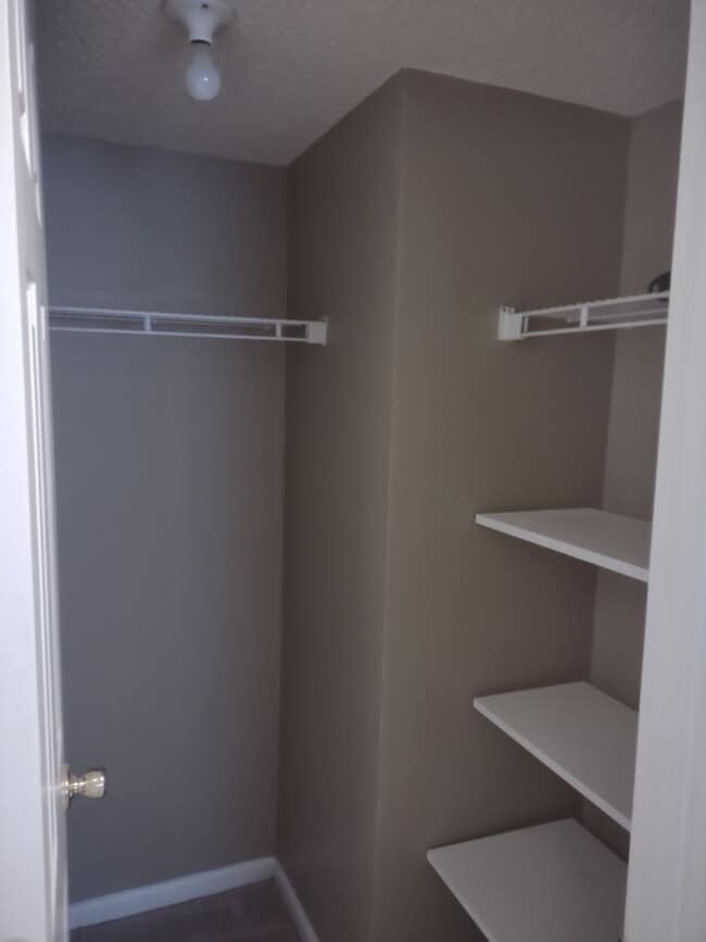 Building Photo - Lovely Upgraded Tri Level Home in Irmo!