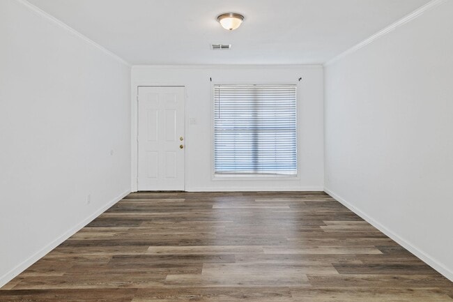 Building Photo - 3107 Admiral King St