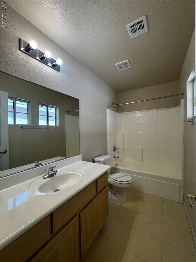 Building Photo - 1404 Laughing Larkspur Ave