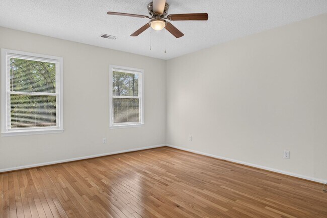 Building Photo - Beautiful home in Spring Valley