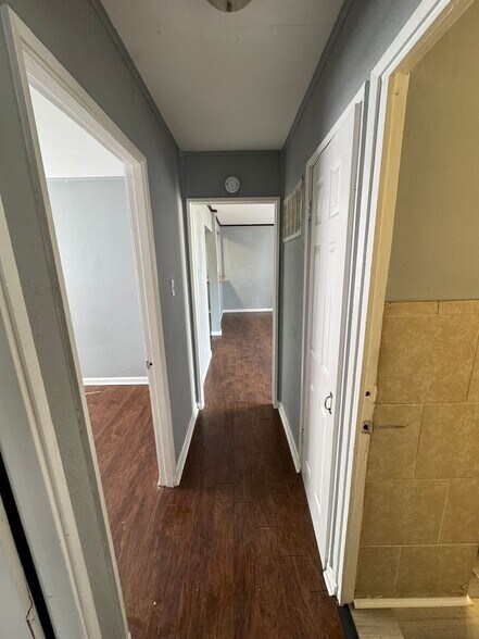 Building Photo - Charming 3BR/1BA Ranch in Martindale-Brightwood Neighborhood