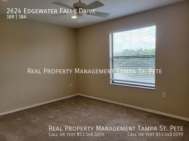Building Photo - 2624 Edgewater Falls Dr