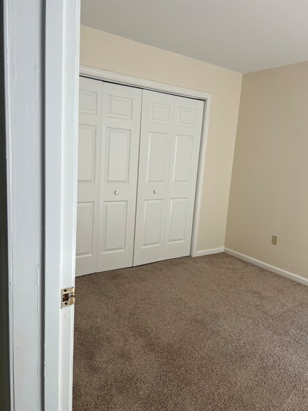 Building Photo - 277 Hildred Dr