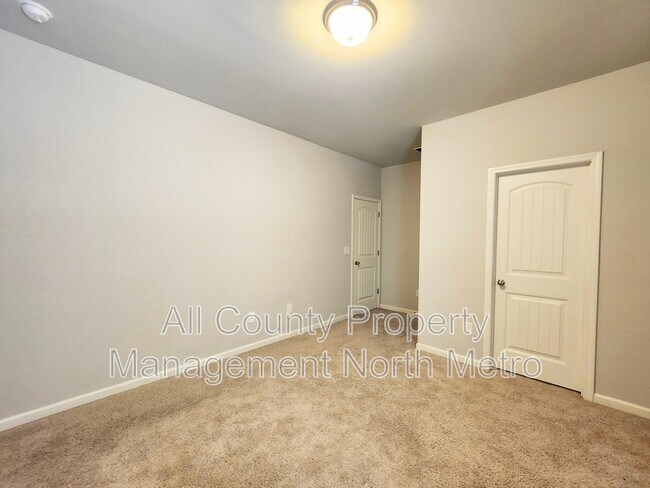 Building Photo - 123 Hickory Village Cir
