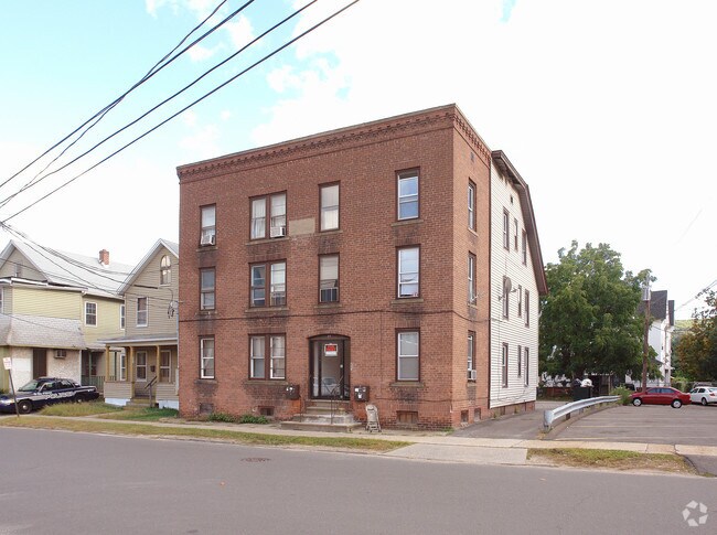 Primary Photo - 83 Meadow St