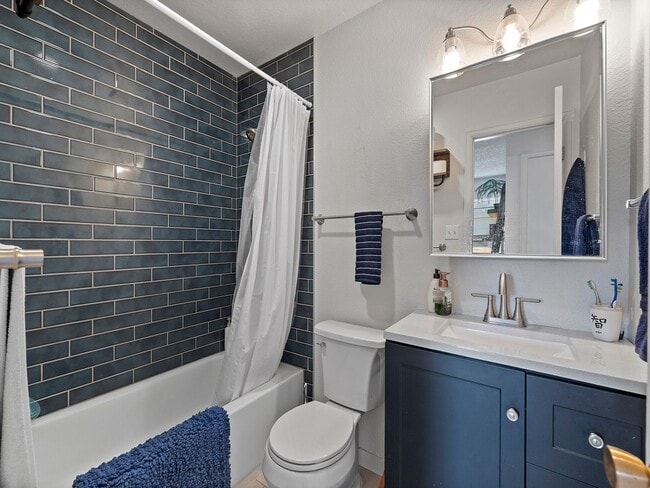 Building Photo - Adorable 2 Bedroom, 1 Bathroom Updated Home in Cheyenne!