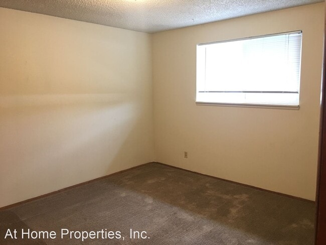 Building Photo - 830 SW Grove St