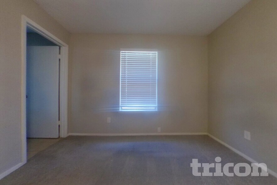 Building Photo - 6321 Macarthur Dr