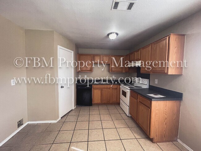 Building Photo - 400 Kings Way Dr