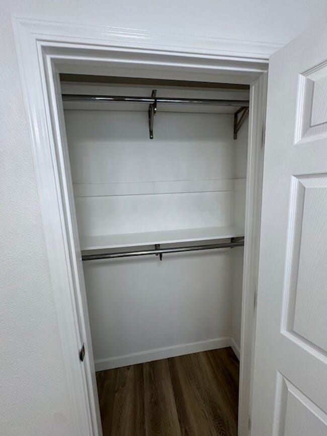 Building Photo - Beautiful 3 bedroom 2 bath HOME... no expenses spared!  Washer/Dryer... A/C Splitters... on a sle...