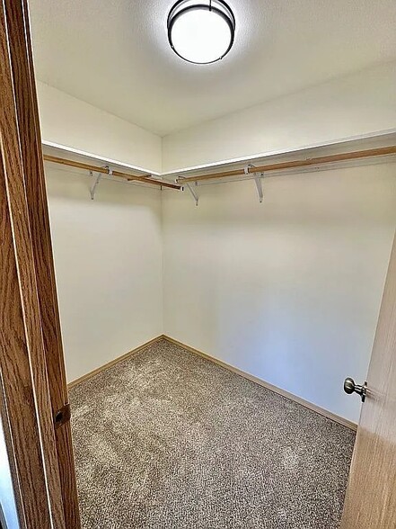 Building Photo - 4412 Alpine Way