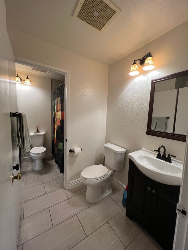 Building Photo - FURNISHED PET FRIENDLY 2 bed/1.5 bath Kihe...