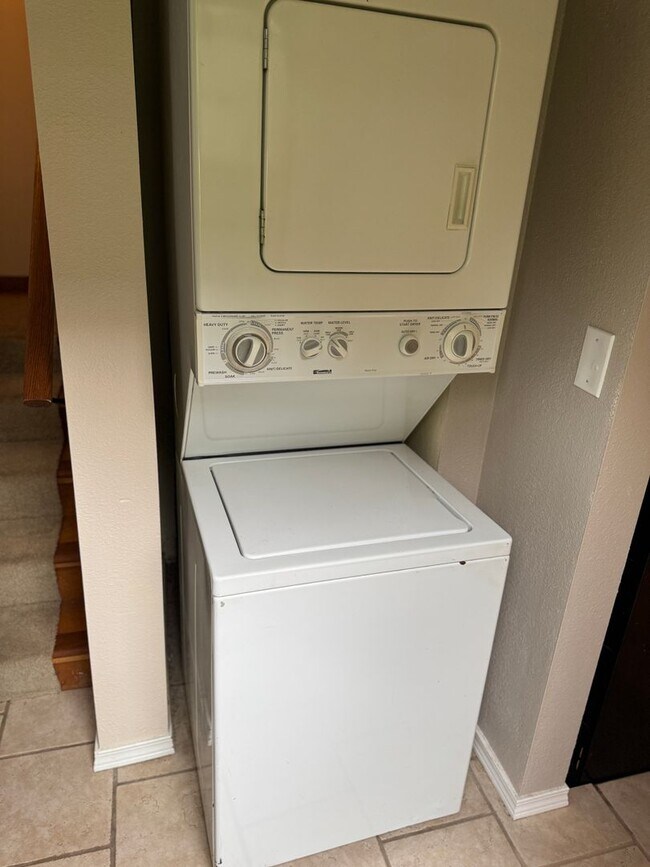 Building Photo - 1bd/1ba Seattle Home