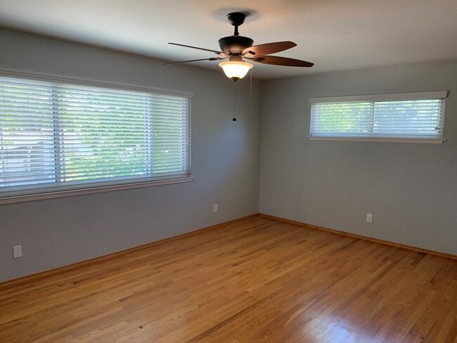 Building Photo - Spacious 4 Bedroom 2 Bath Santa Clara Home...