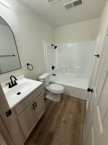 Building Photo - 508 Imperial Valley Dr