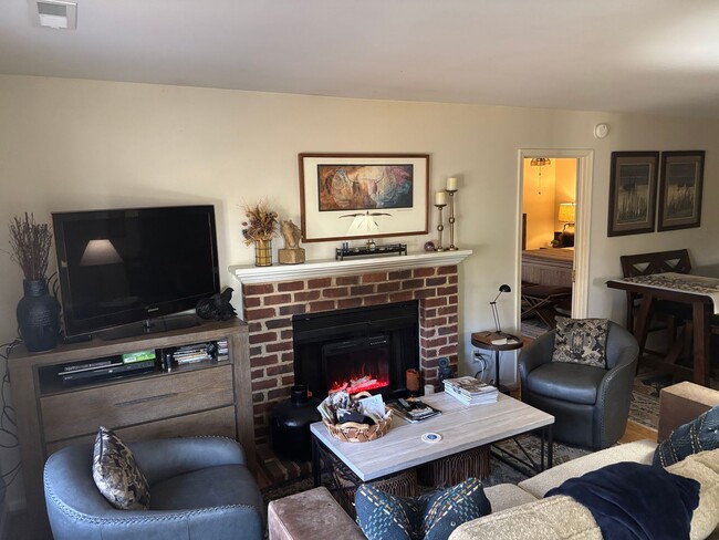 Building Photo - Great 3BR/2BA Townhouse in Mill Creek