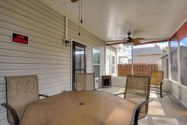 Building Photo - 665 Dunrobin Ln