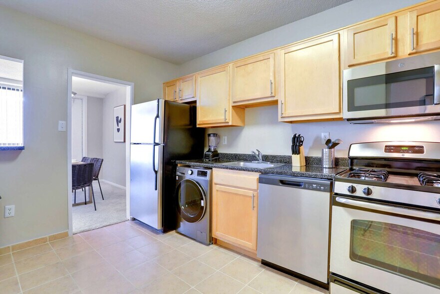 Building Photo - 1201 S Bell St