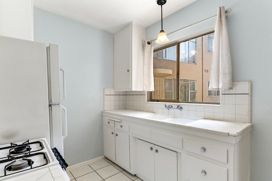 Building Photo - 3888 Potomac Ave