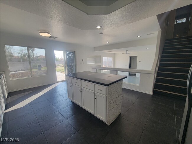 Building Photo - 2094 Silver Breeze Ave