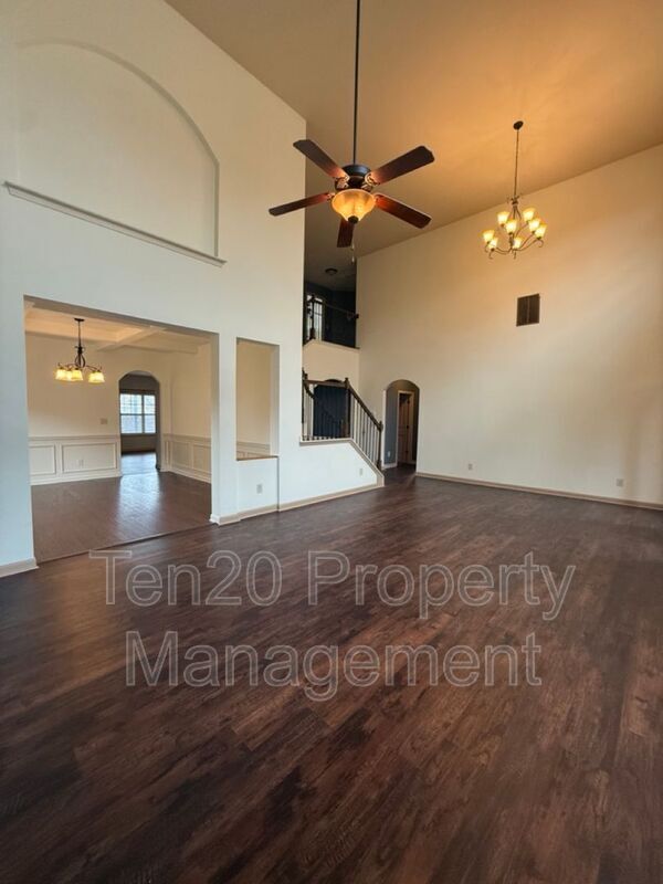 Building Photo - 25 Red Maple St