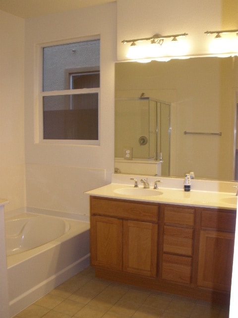 Building Photo - 1043 Villaggio Cir