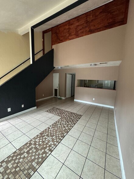 Building Photo - 1860 Nekoma Ct