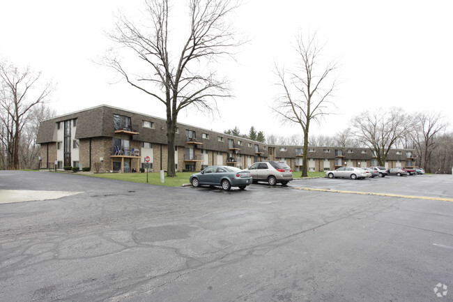 Building Photo - Deer Run Apartments