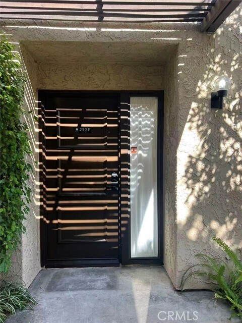 Building Photo - 239 Linwood Ave