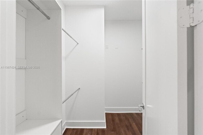 Building Photo - 6432 NW 104th Ct