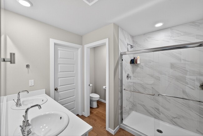 Building Photo - 405 S 85th St