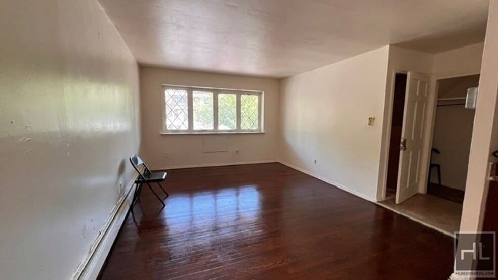 Building Photo - 1440 E 85th St