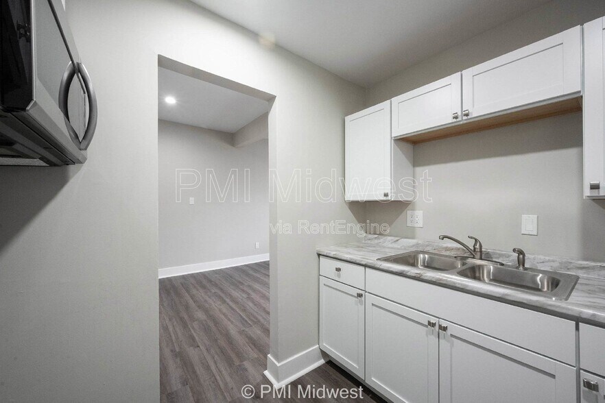 Building Photo - 2060 N Delaware St