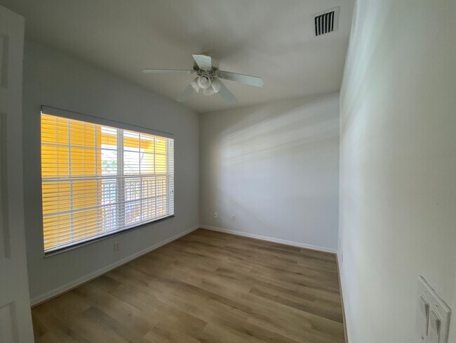 Building Photo - 2081 Willow Hammock Cir