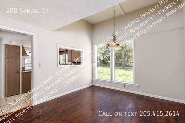 Building Photo - 208 Spring St