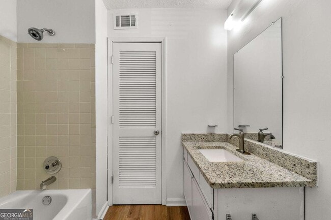 Building Photo - 2186 Spring Walk Ct