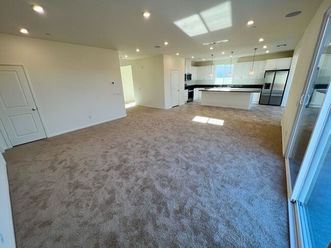 Building Photo - 5 Bedroom home with FULL MOTHER IN LAW SUITE and MASSIVE backyard