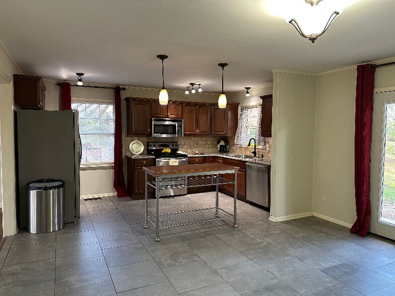 Building Photo - 2262 Locke Cir