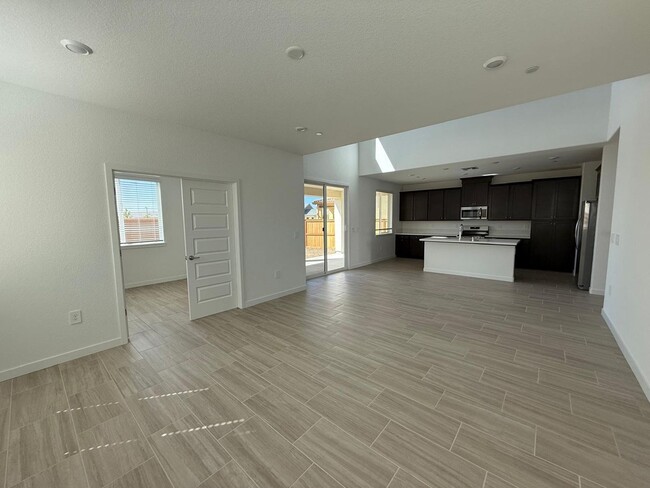 Building Photo - 171 Dock Cir