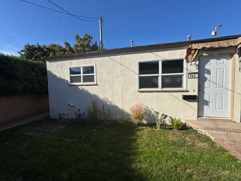 Building Photo - 143 E 1st St