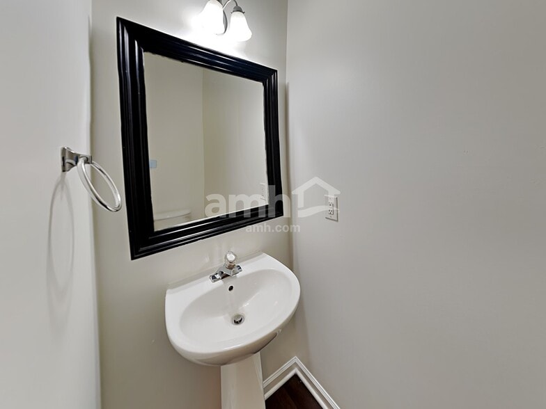 Building Photo - 3021 Semmes Ln